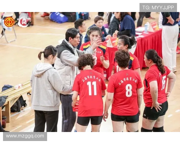 李伟的排球之路:从梦想起航到辉煌成就的心路历程